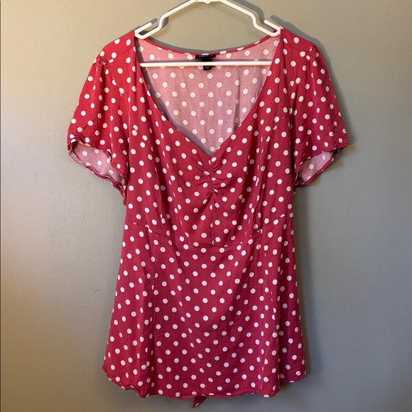 Torrid Pink Polka Dot Self Tie Short Sleeve Top Size 3 (Plus) - Picture 2 of 7